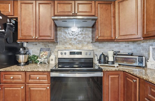 Ocoee House | Cozy Home Away from Home- Family Friendly!