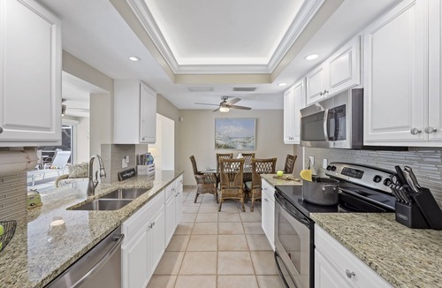 Marco Island House | Cozy Home | Sunroom, Pool & Steps to Beach