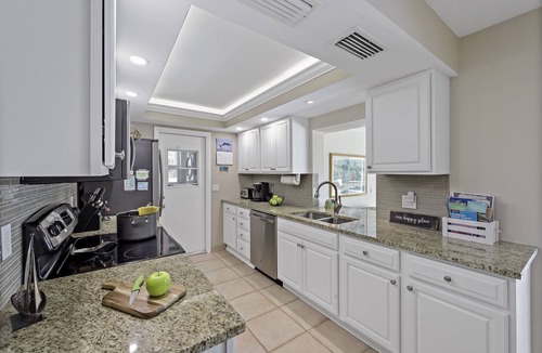 Marco Island House | Cozy Home | Sunroom, Pool & Steps to Beach