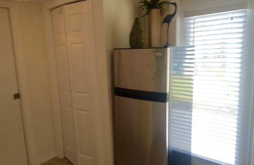 Gulf Gate Estates Apartment | ~ Cozy In-law Apartment Close to Siesta Key ~