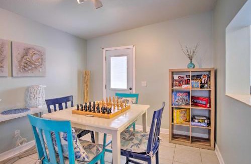 Tropic House | Cozy Melbourne Home w/Deck & Pool: 5 Mi to Beach!