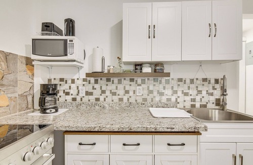 West Little Havana Cottage | Cozy Miami Cottage: 5 Mi to Dtwn!