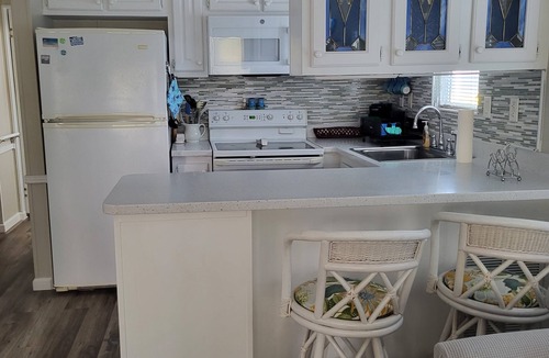 Braden River House | Cozy mobile home in charming Sarasota with fitness room, WiFi