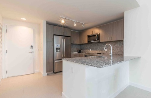 Doral Apartment | Cozy & Modern 2BR Perfect for Business or Leisure