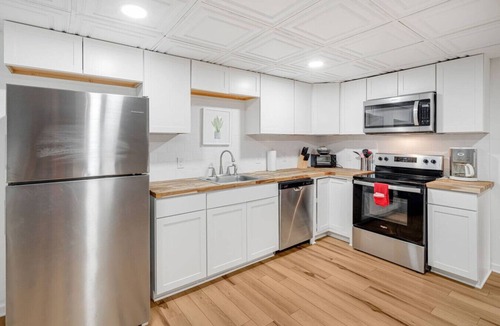 Blowing Rock Apartment | Cozy Mountain Stay, 5 Minutes to Downtown, and Hiking!