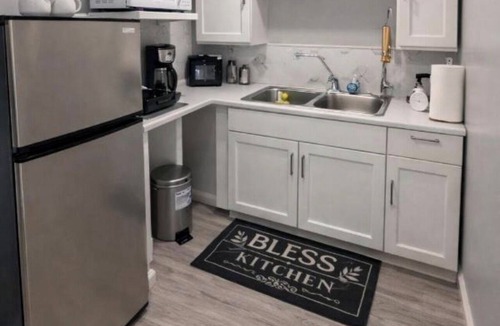 Limona Improvement Apartment | Cozy Private Studio Queen Bed Private Patio Near Tampa