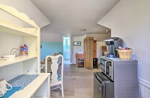Palm Shores Villa | Cozy private villa river views & dock