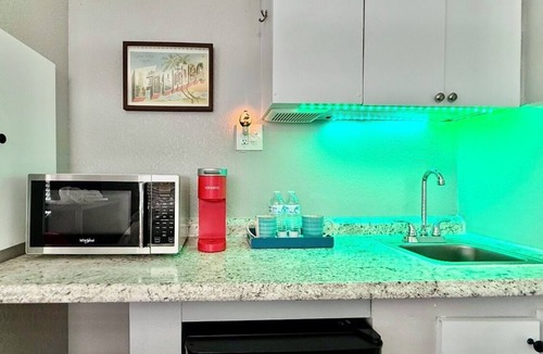 Florida North Atlantic Coast Apartment | Cozy Room w/Private Entry + Bathroom Near Beaches & PGA Mall & PGA National