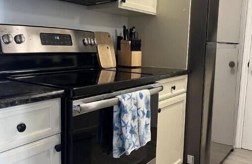 Fort Pierce Condo | Cozy, spacious seaside condo in Ocean Village!