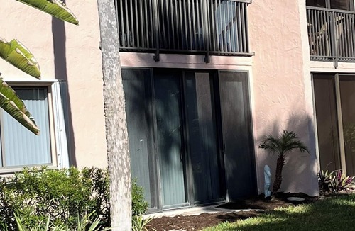 Fort Pierce Condo | Cozy, spacious seaside condo in Ocean Village!