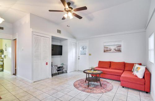 South Pinellas Community Council House | Cozy St Pete Home ~ 2 Mi to Madeira Beach!