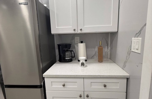 Sunrise Apartment | Cozy Sunrise Retreat Private 1BR with AC & WiFi