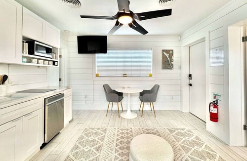 Holmes Beach Apartment | Cozy Vacation Rental in a great location