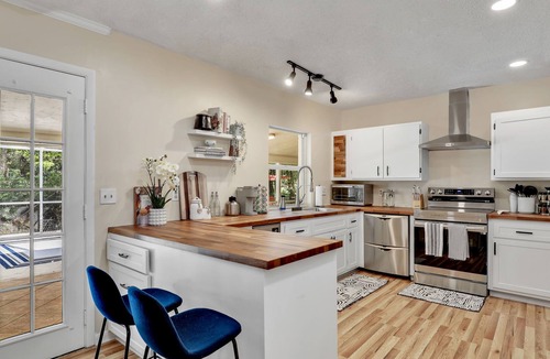 Naples House | Cozy w/IMAX Theater,Heated Pool,Spa! Close to Paradise Sports Complex
