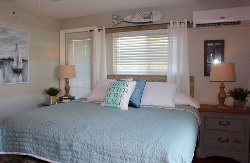 Bonita Springs Hotel | Cozy Waterfront King Studio with Private Balcony in Bonita Springs