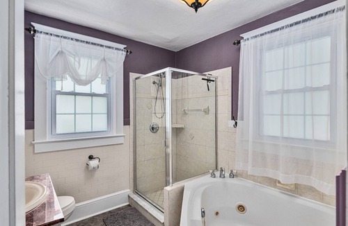 Historic Downtown Melbourne Bed & Breakfast | Crane Creek Inn Ibis Room: Waterfront Pool B&B