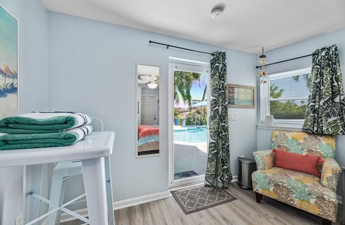 Historic Downtown Melbourne Apartment | Crane Creek Inn Manatee Suite: Waterfront Pool!