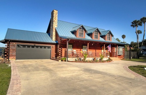 Crescent City House | Crescent Lake Cabin