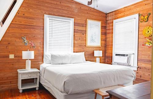 Key West Historic District Apartment | Curry House- 3rd Floor, King Bed, & Balcony Room 8