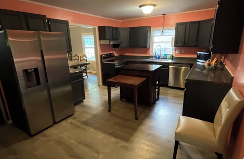 Taylors House | Cute 3 & 2 House with 2 decks and Game Room near Greenville, Greer, TR, Clemson