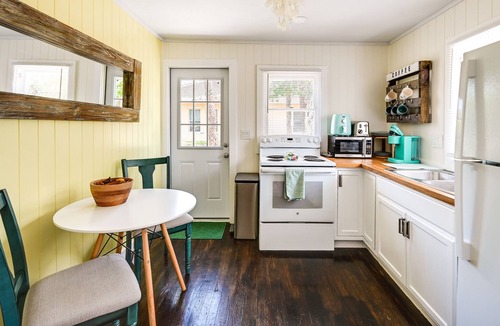 Bonita Springs Cottage | Cute Bonita Springs Vacation Rental - Pets Welcome