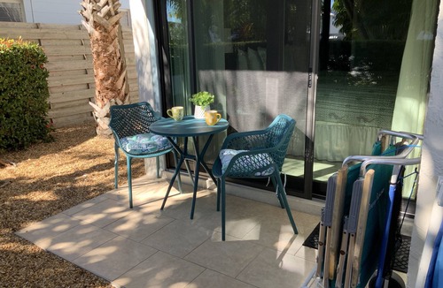 Sarasota Condo | Cute one bedroom condo. walk to the beach and st Armand circle