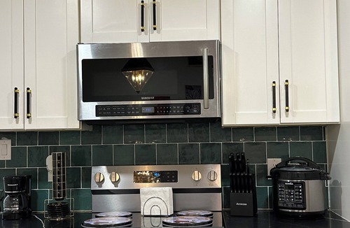 Lake Magdalene House | Cute Tampa House Near USF & Downtown