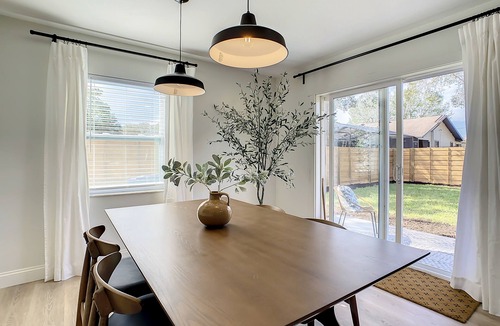 Sarasota Springs House | Cypress Inn - Modern home close to Siesta Key