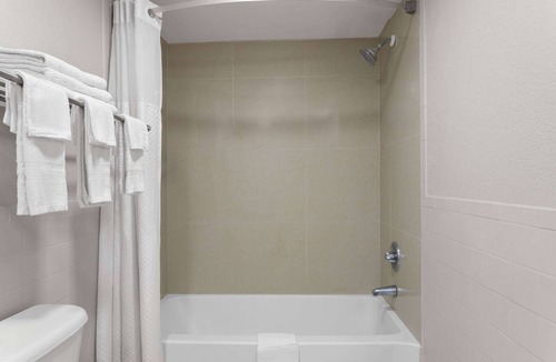 United Central Hotel | Days Inn by Wyndham St. Petersburg Central