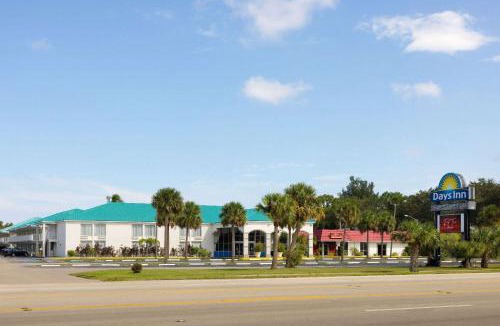 Fort Pierce Hotel | Days Inn & Suites by Wyndham Fort Pierce Midtown