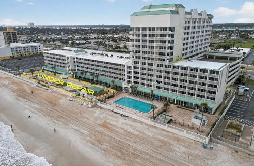 Ortona Park House | Daytona Beach Resort 719