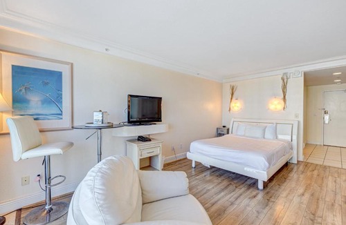 Ortona Park House | Daytona Beach Resort 719