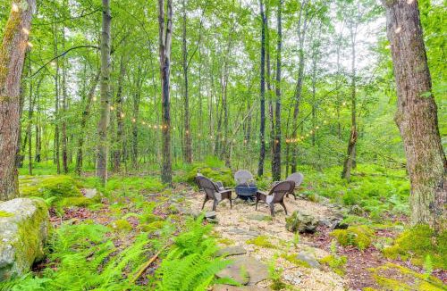Pocono Lake House | Deck & Fire Pit: Pet-Friendly Pocono Lake Abode!