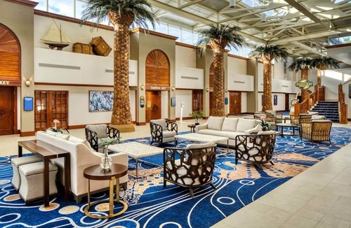 St. Pete Beach Hotel | Deluxe 1 King Bed at Island Grand at TradeWinds