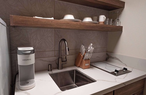 Fort Pierce Shores House | Deluxe Two-Queen Coastal Kitchen Suite