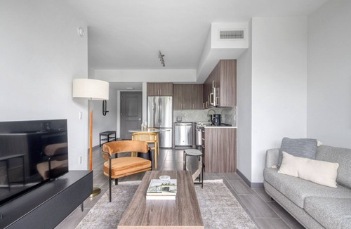 Northeast Miami Apartment | Deluxe Upper East Side 1BR w/Gym, Pool & W/D, nr Mimo, by Blueground