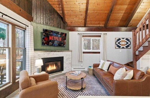 Long Pond Ski Chalet | Designer Cozy with Hot Tub, Fire Pit & Game Room!