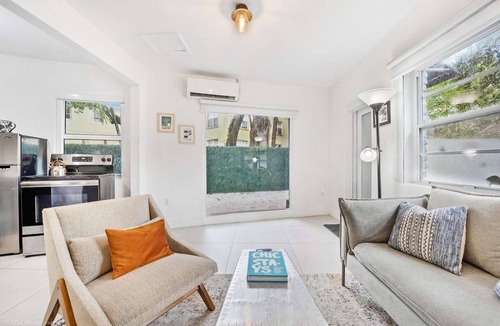 Northeast Miami Condo | Designer Studio | Close to Wynwood | Design District | Downtown