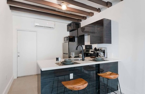 Northeast Miami Condo | Designer Studio | Close to Wynwood | Design District | Downtown