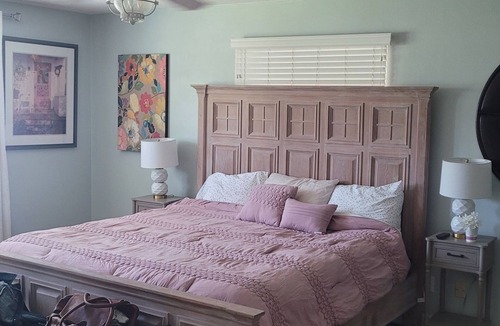 Central Beach House | Desirable Central Beach House!