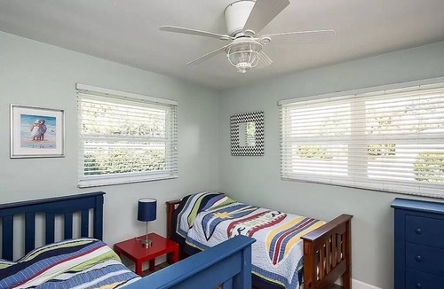 Central Beach House | Desirable Central Beach House!