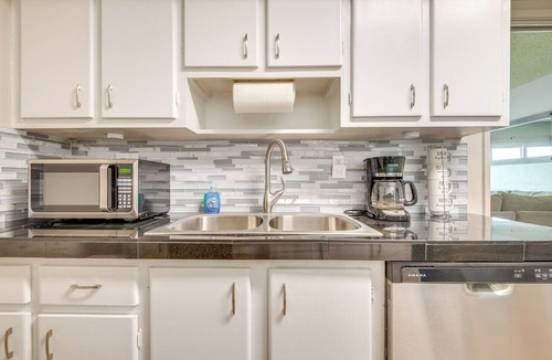 South Patrick Shores Condo | Direct Beach Access & View: Satellite Beach Condo!