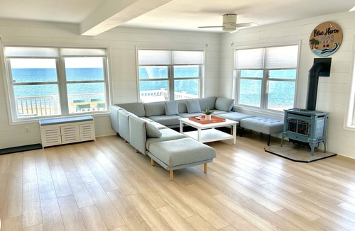 East Haven House | Direct Beachfront Modern Cottage on Private Beach