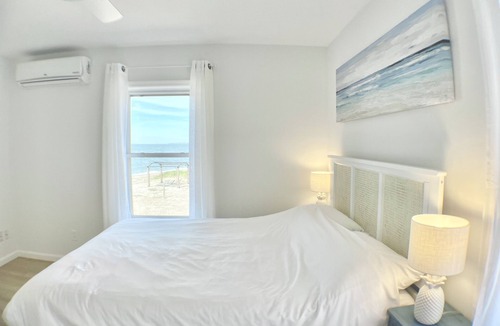 East Haven House | Direct Beachfront Modern Cottage on Private Beach