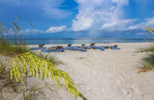 Madeira Beach Condo | Direct Gulf Front 1 Bedroom 2 Bath Condo with Private Balcony