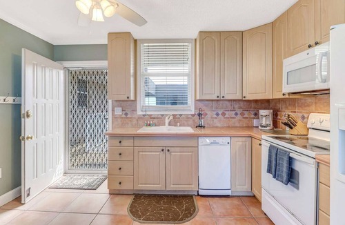 Bonita Springs Condo | DIRECT GULF VIEW | 10TH FLOOR BALCONY | KING BED | FREE PARKING | STEPS TO BONITA BEACH