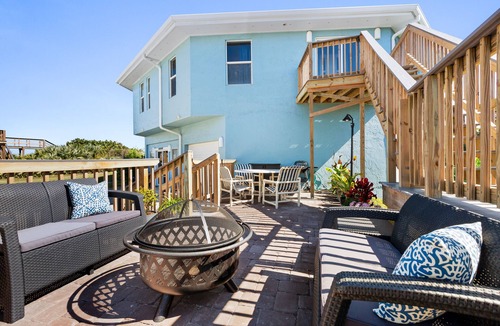 Melbourne Beach House | Direct Oceanfront Honeymoon Suite- Bonzer
