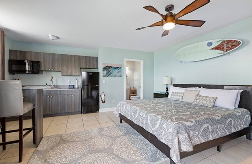 Melbourne Beach House | Direct Oceanfront relaxing escape- Single Fin