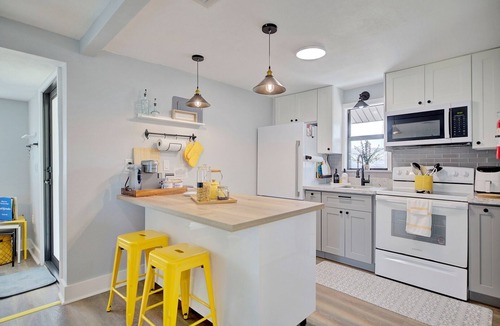Sebring Cottage | Discover the charm of "The Sebring Sanctuary", a cozy getaway for relaxation .