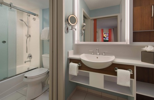 Bay Lake Hotel | Disney's Pop Century Resort